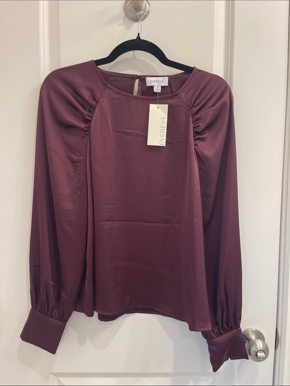 Evereve Women's Long-Sleeve Ruched Shoulder Blouse - Plum